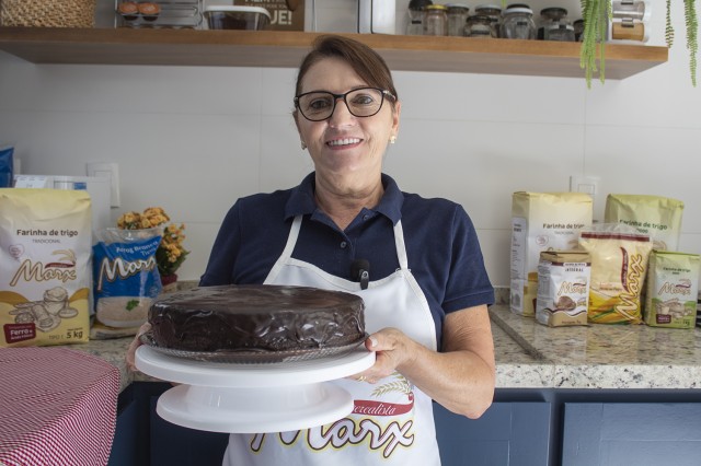 Bolo de chocolate com recheio de chocolate Cerealista Marx